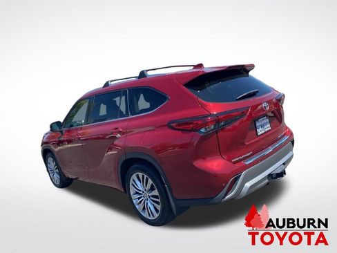 Used 2022 Toyota Highlander Platinum AWD/4WD image 5