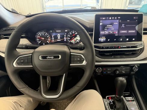 Used 2024 Jeep Compass Latitude AWD/4WD image 25