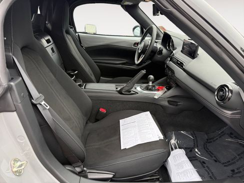Certified 2025 MAZDA MX-5 Miata Club RWD image 19