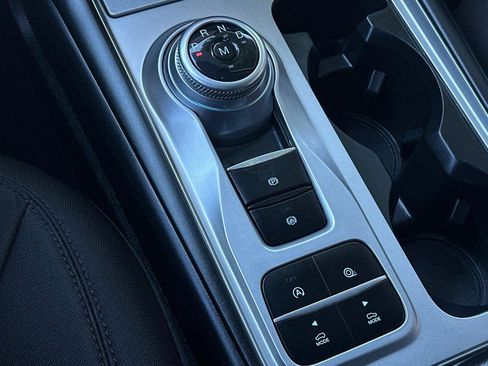 Used 2020 Ford Explorer XLT image 24