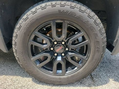 Used 2020 GMC Sierra 1500 Elevation w/ Elevation Value Package AWD/4WD image 5