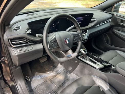 Used 2025 Buick Envista Sport Touring image 30