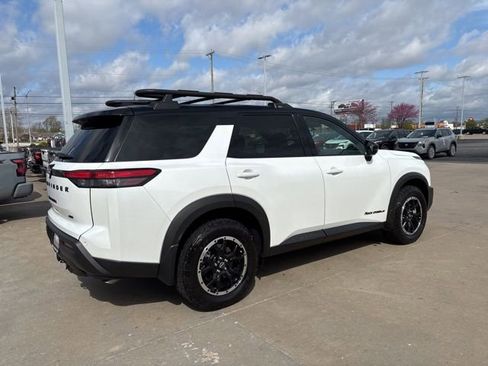 Used 2025 Nissan Pathfinder Rock Creek image 3