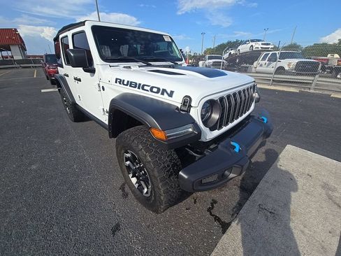 Used 2024 Jeep Wrangler Unlimited Rubicon 4xe AWD/4WD image 3