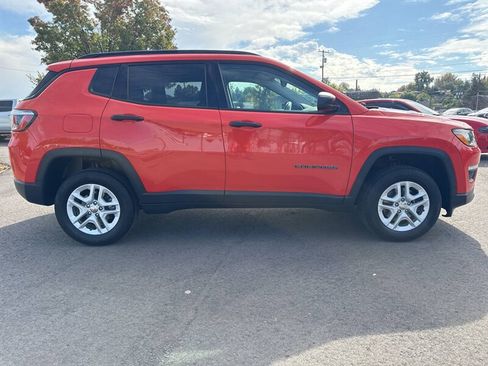 Used 2018 Jeep Compass Sport AWD/4WD image 8