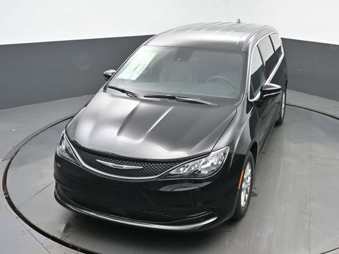 New 2026 Chrysler Voyager LX image 38