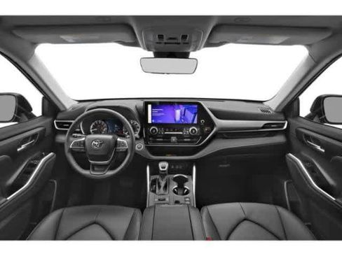 Certified 2026 Toyota Highlander XLE w/ Protection Package #3 (TMS) AWD/4WD image 11