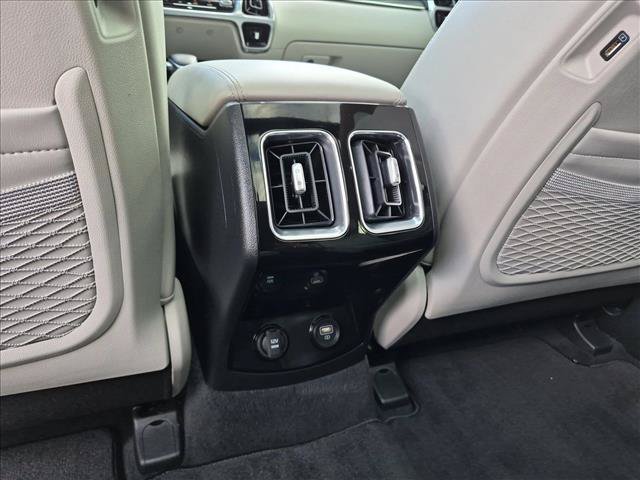 Used 2023 Kia Sorento SX AWD/4WD image 18