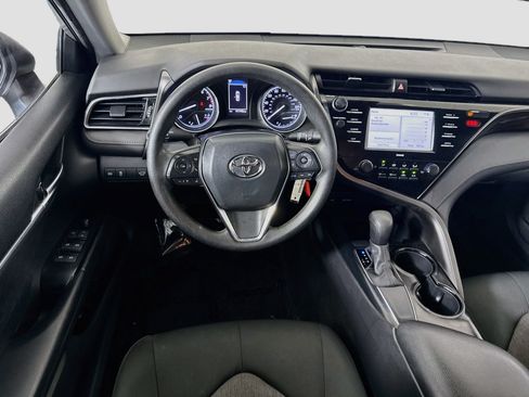 Used 2020 Toyota Camry LE FWD image 17