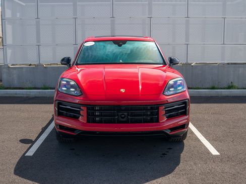 Certified 2025 Porsche Cayenne E-Hybrid AWD/4WD image 6