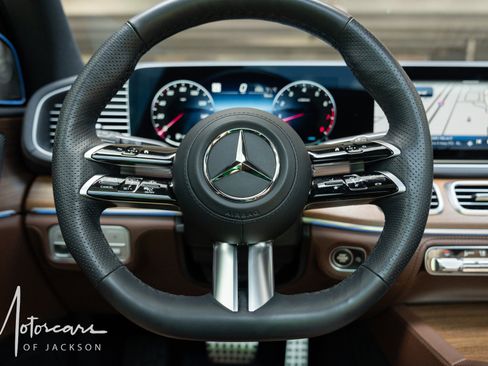 Used 2024 Mercedes-Benz GLS 450 4MATIC w/ AMG Line Exterior image 28