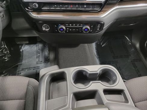 Used 2024 Chevrolet Silverado 1500 LT image 17