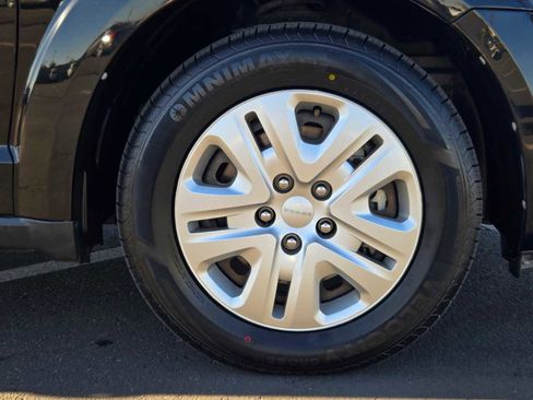 Used 2020 Dodge Journey SE w/ SE Popular Equipment Group image 10