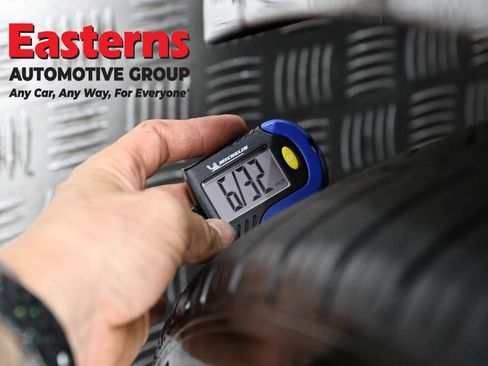 Used 2022 Land Rover Range Rover Velar R-Dynamic S image 27