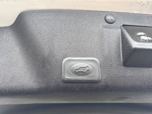 Used 2012 GMC Acadia Denali image 14