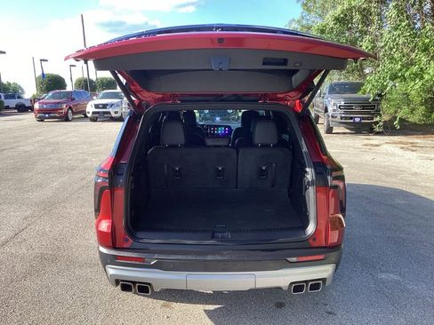 Used 2024 Chevrolet Traverse Z71 AWD/4WD image 9
