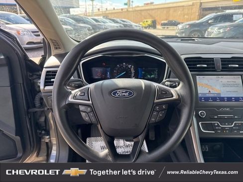 Used 2020 Ford Fusion SE image 16