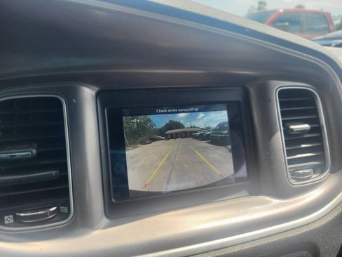 Used 2022 Dodge Charger SXT RWD image 39