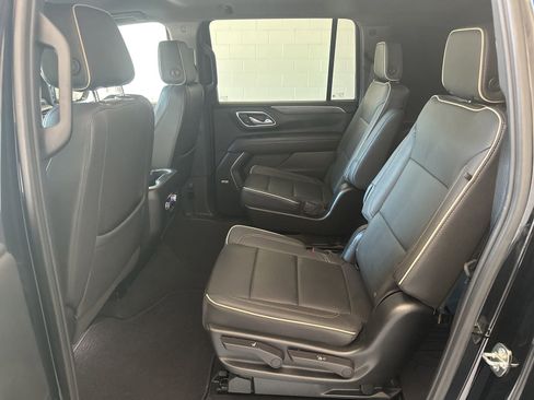 Used 2024 GMC Yukon XL SLT w/ SLT Luxury Package AWD/4WD image 10