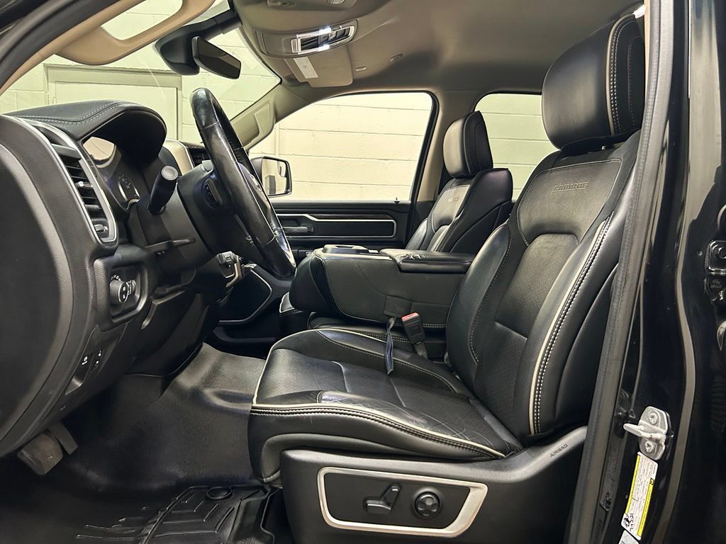Used 2019 RAM 1500 Laramie AWD/4WD image 7