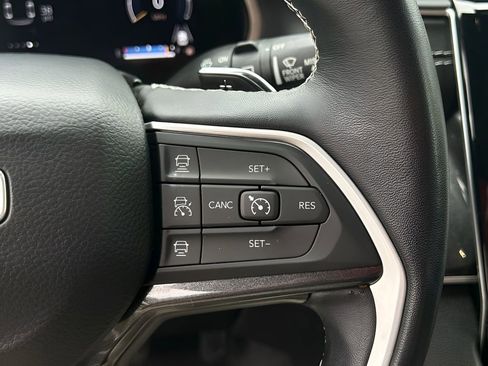 Certified 2022 Jeep Grand Cherokee L Laredo image 22