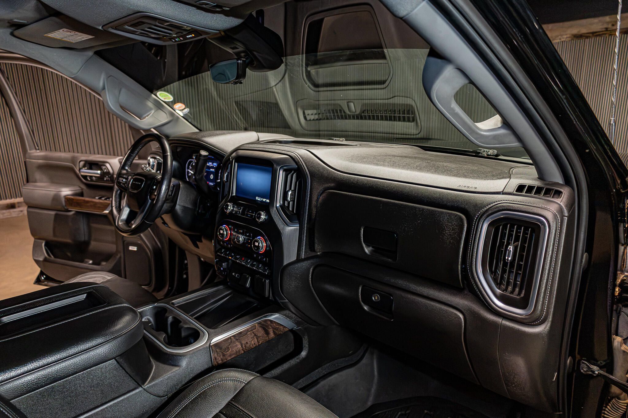 Used 2022 GMC Sierra 3500 Denali w/ Denali Ultimate Package AWD/4WD image 16