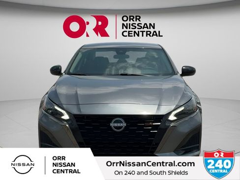 Used 2025 Nissan Altima 2.5 SR FWD image 2