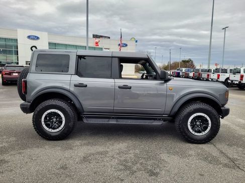 New 2025 Ford Bronco Badlands w/ Sasquatch Package AWD/4WD image 37