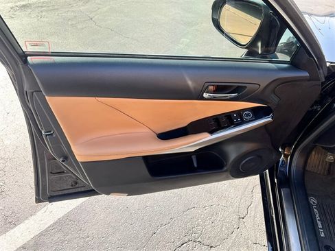 Used 2016 Lexus IS 300 image 20