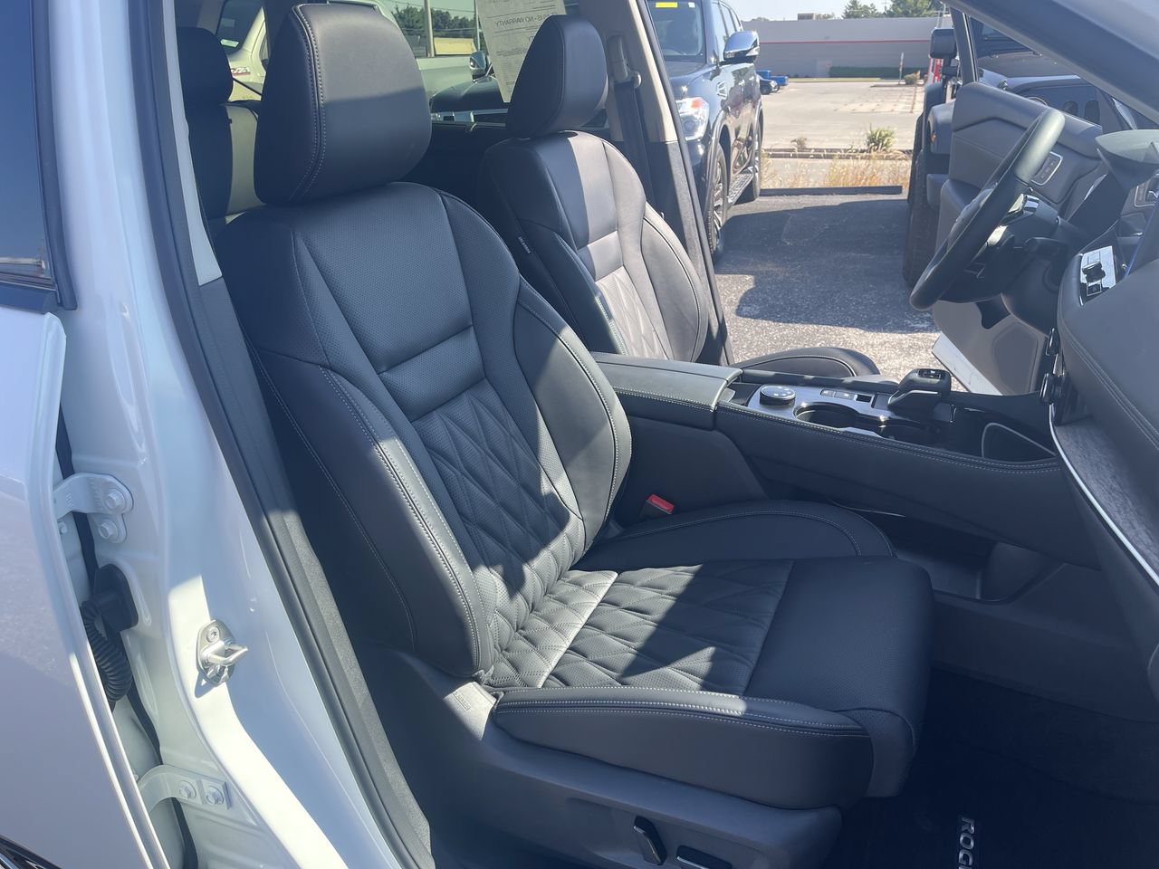 Used 2026 Nissan Rogue Platinum w/ Platinum Premium Package AWD/4WD image 28