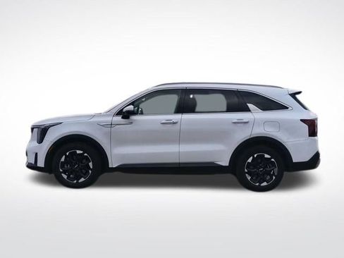 Certified 2024 Kia Sorento S image 13