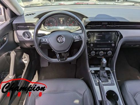 Used 2022 Volkswagen Passat 2.0T SE FWD image 18
