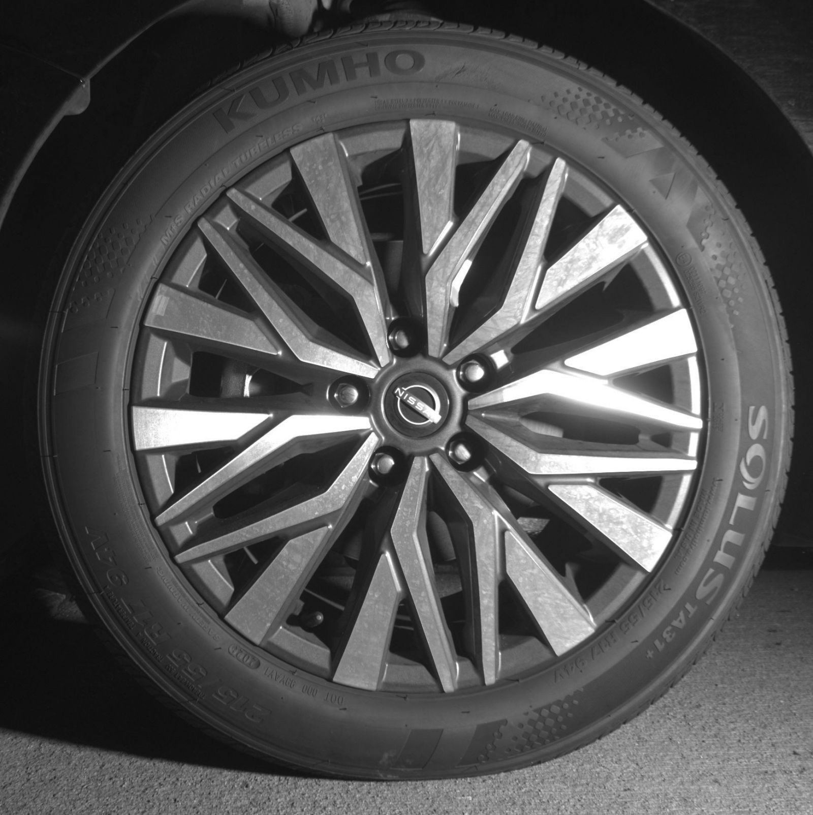 Used 2025 Nissan Altima 2.5 SV FWD image 14