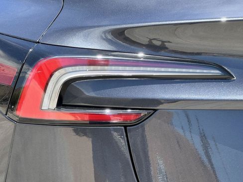 Used 2025 Tesla Model 3 Long Range RWD image 13