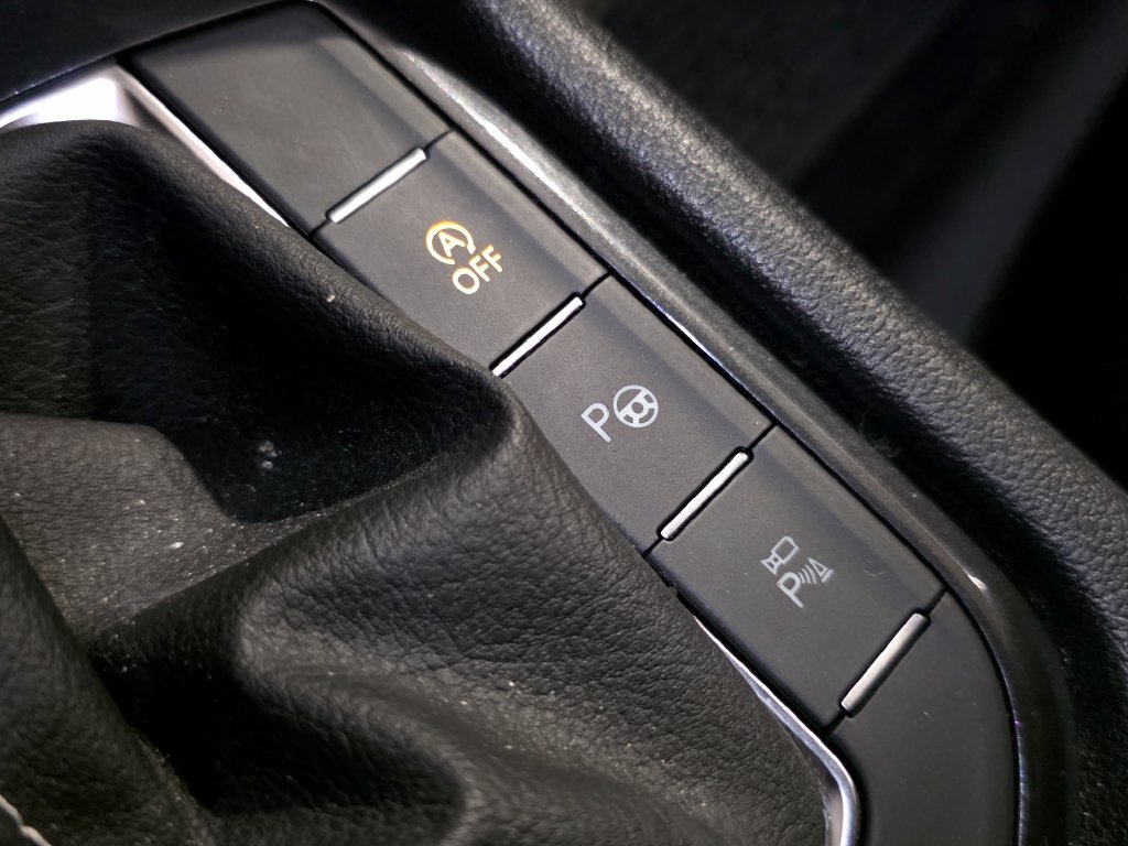 Used 2024 Volkswagen Tiguan SEL R-Line AWD/4WD image 25