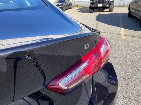 Used 2022 Chevrolet Malibu LT FWD image 27