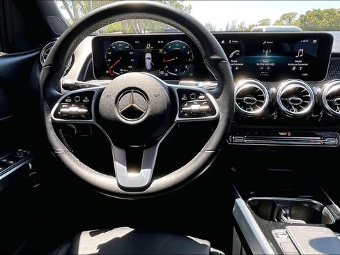 Used 2021 Mercedes-Benz GLB 250 image 6