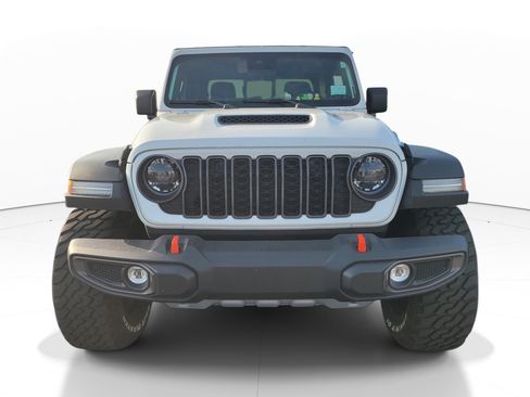 Used 2024 Jeep Gladiator Mojave AWD/4WD image 2