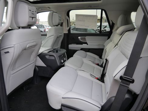 New 2026 Ford Expedition Platinum w/ Platinum Ultimate Package image 8