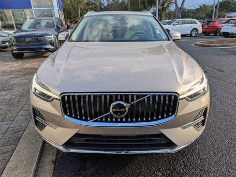 Certified 2023 Volvo XC60 B5 Ultimate w/ Protection Package Premier image 9