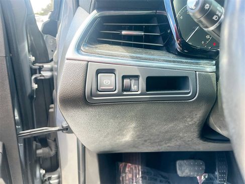 Used 2022 Cadillac XT5 Premium Luxury image 10