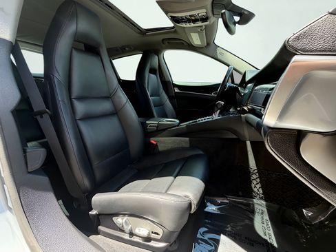 Used 2016 Porsche Panamera S RWD image 36