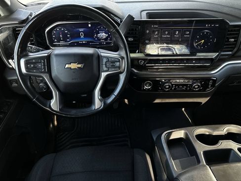 Used 2023 Chevrolet Silverado 1500 LT AWD/4WD image 13