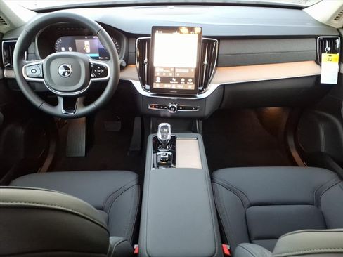 New 2026 Volvo XC90 B6 Plus w/ Protection Package Premier AWD/4WD image 13