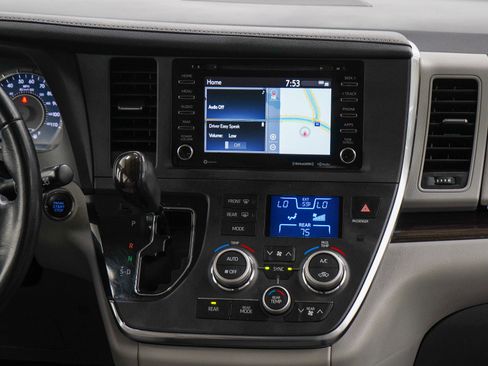 Used 2019 Toyota Sienna XLE w/ XLE Navigation Package AWD/4WD image 16