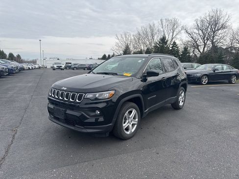 Used 2024 Jeep Compass Latitude w/ Convenience Group image 8
