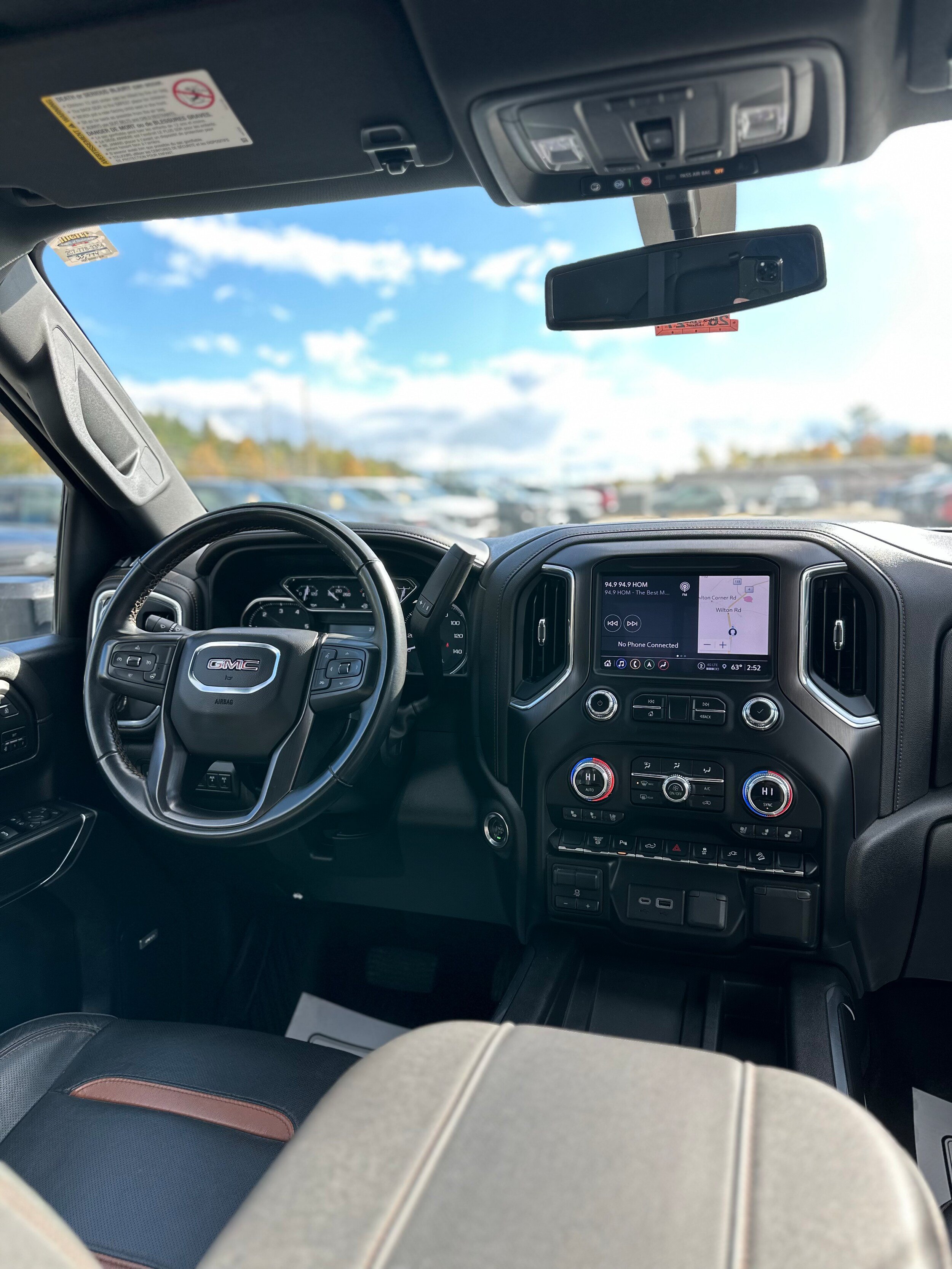 Used 2023 GMC Sierra 2500 AT4 w/ AT4 Preferred Package AWD/4WD image 9