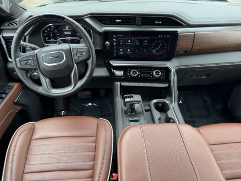 Used 2025 GMC Sierra 1500 Denali Ultimate AWD/4WD image 13