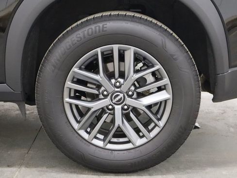 Used 2024 Nissan Rogue S image 40