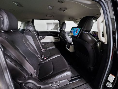 Used 2022 Kia Carnival SX FWD image 29